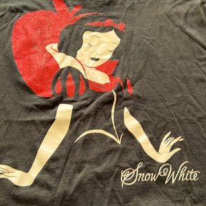Disney ladies XL Snow White tee